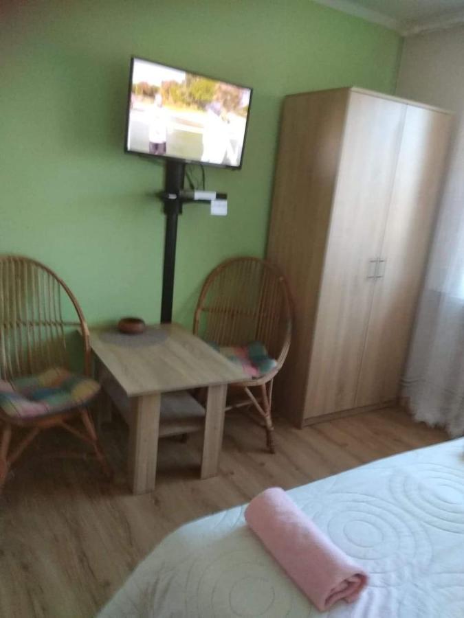 Pokoje Goscinne U Gochy Ustrzyki Dolne Extérieur photo