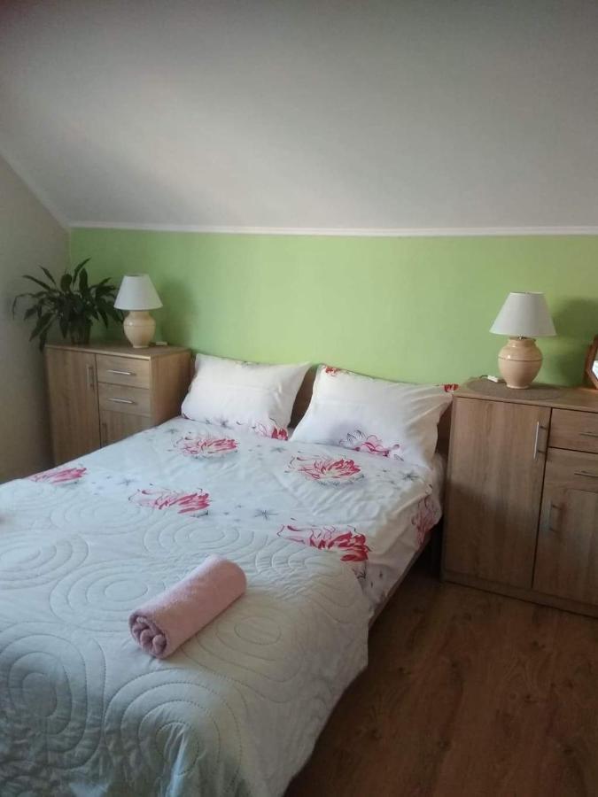 Pokoje Goscinne U Gochy Ustrzyki Dolne Extérieur photo
