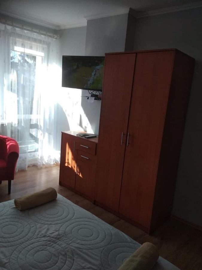 Pokoje Goscinne U Gochy Ustrzyki Dolne Extérieur photo